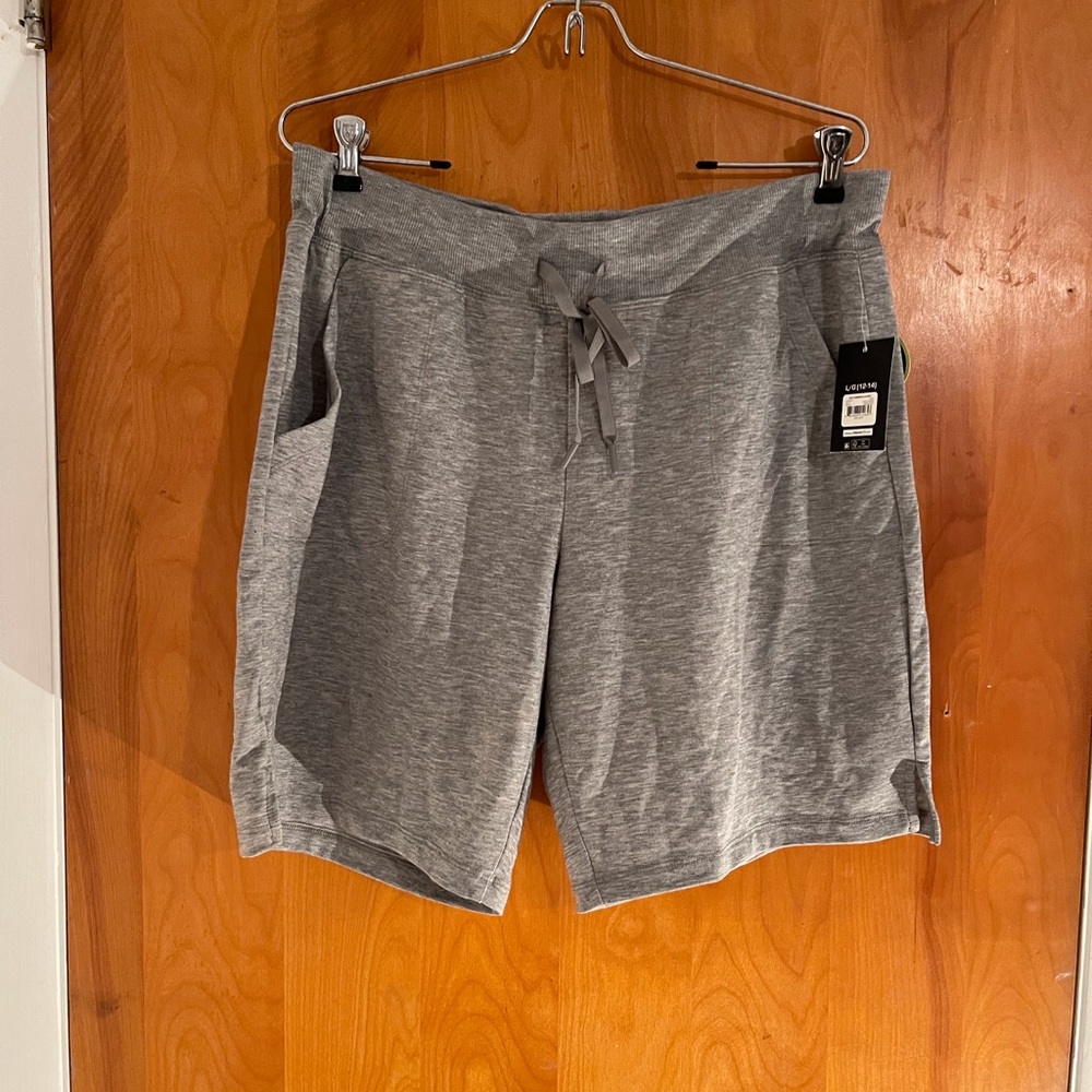 Athletic Works Bermuda Shorts from Walmart with side pockets